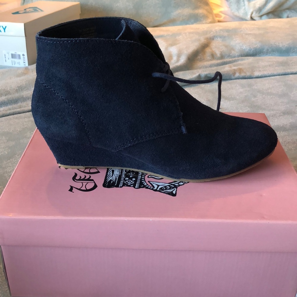 Crown Vintage short wave wedge bootie